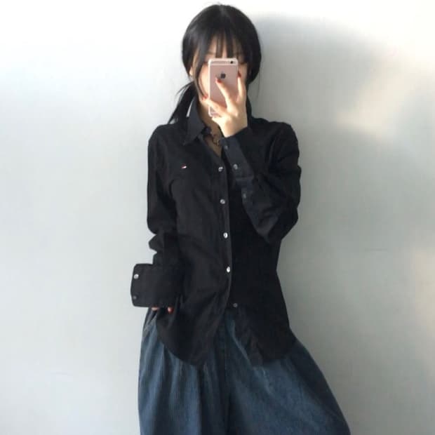 타미힐피거 로고 셔츠 블랙