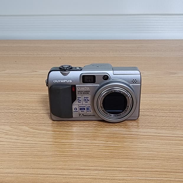 올림푸스 C-70