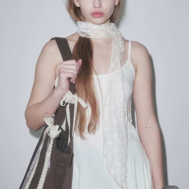 [펀프롬펀] LACE SILHOUETTE SCARF, CREAM