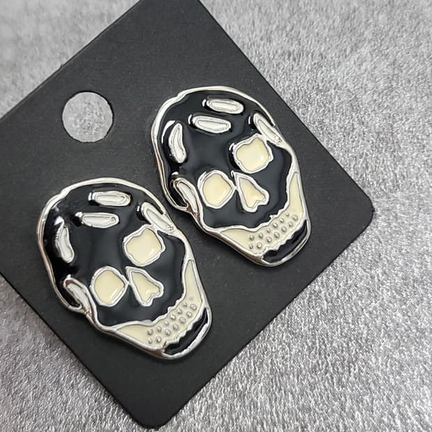 스컬 해골귀걸이