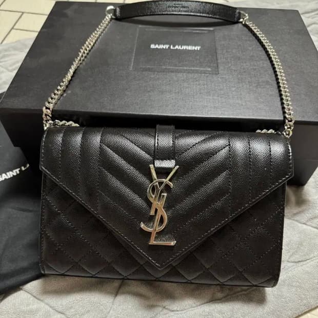 생로랑 엔벨로프 스몰 은장