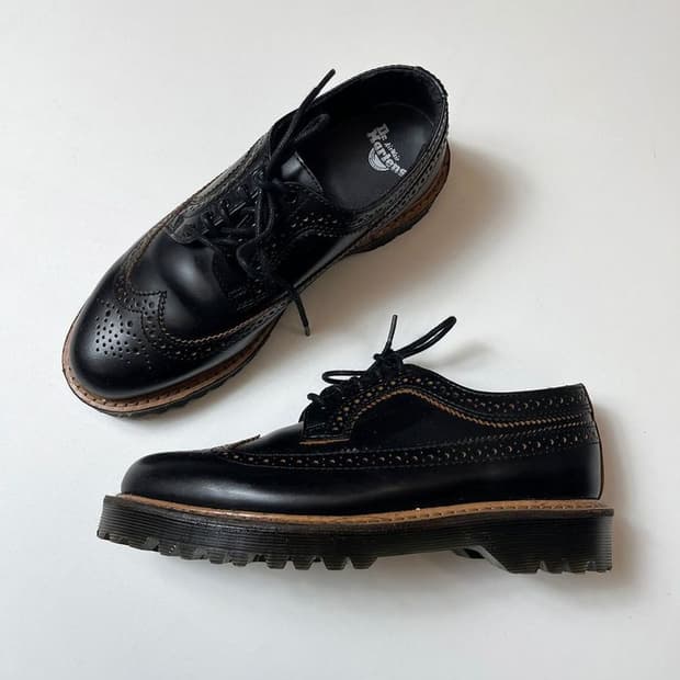 닥터마틴 3989 윙팁 로퍼 Q1312