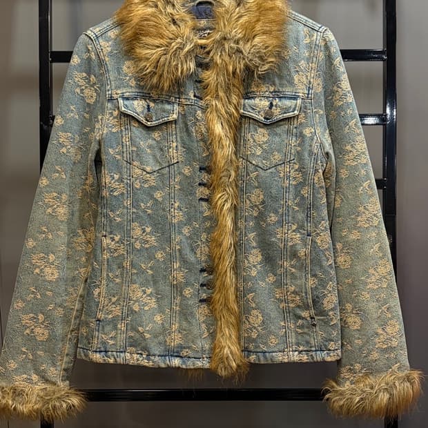 (L) 블랫리벳 빈티지 디테일 퍼 데님 자켓 7.5 