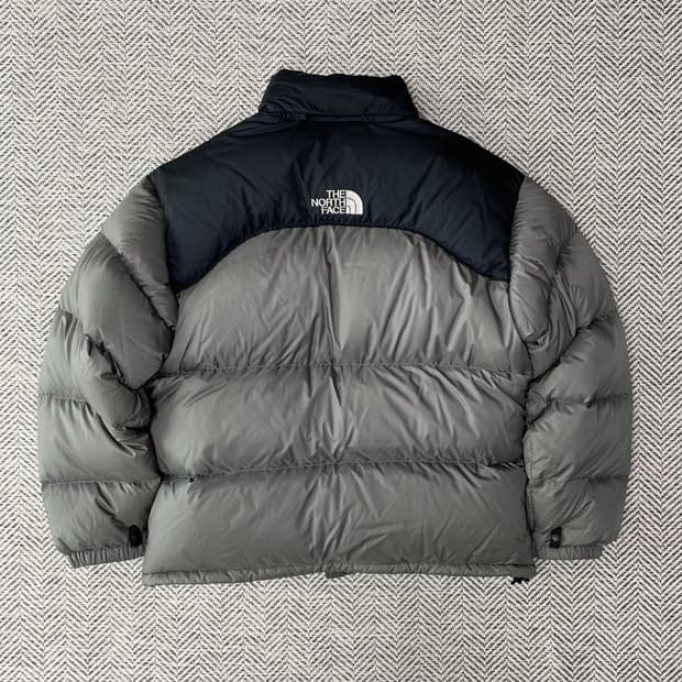 [105] 노스페이스 센터로고 무광 그레이 700 눕시 패딩