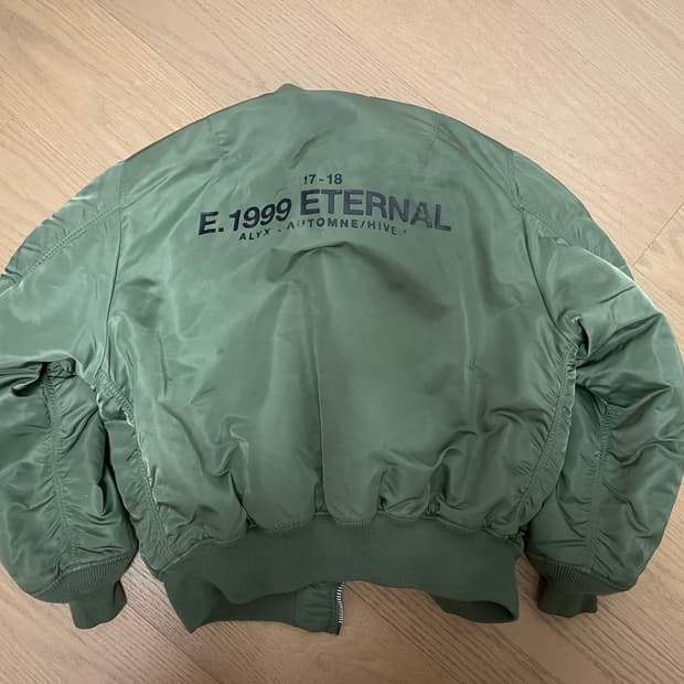 알릭스 알파인더스트리 봄버