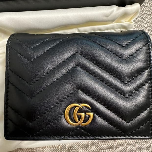 구찌 GG 마몽 마틀라세 지갑 (Black)