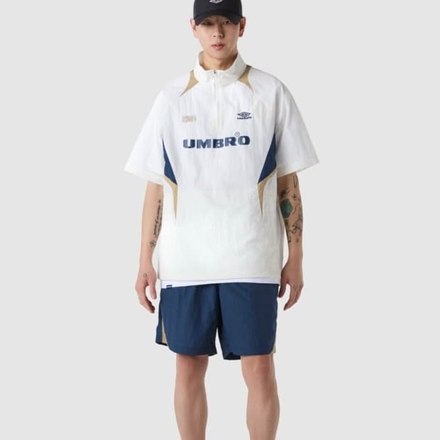 엄브로 오버핏 나일론 반팔티 남자110