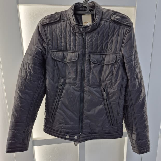 디젤 정품 라이더 경량패딩 95사이즈 팝니다.