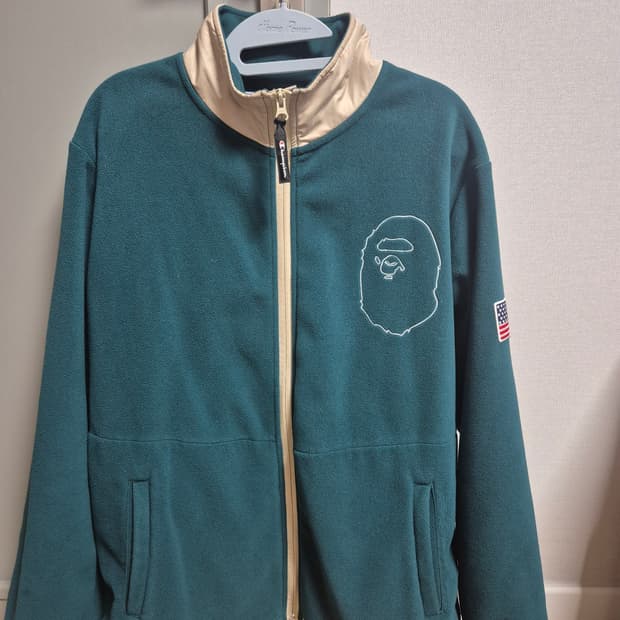 베이프x챔피온 플리스 집업 판매합니다