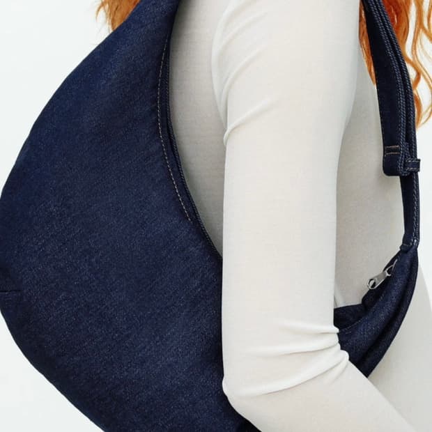 아르켓 커브드 데님백