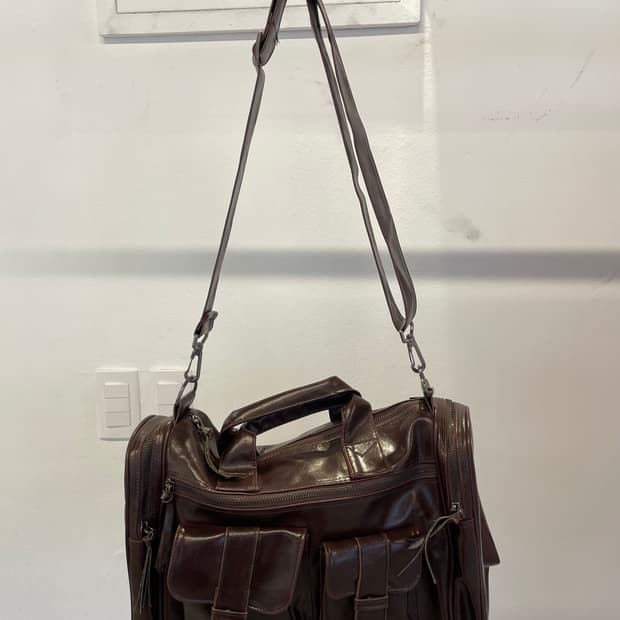 Vintage leather cross bag