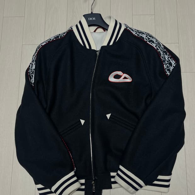 디올 로고 오블리크 바시티자켓