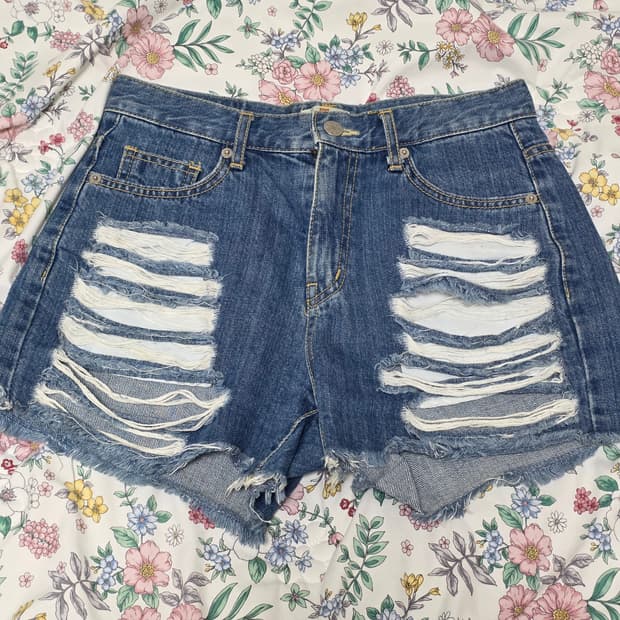 2000원 blue bear 빈티지) 데미지 데님 y2k 청반바지핫팬츠