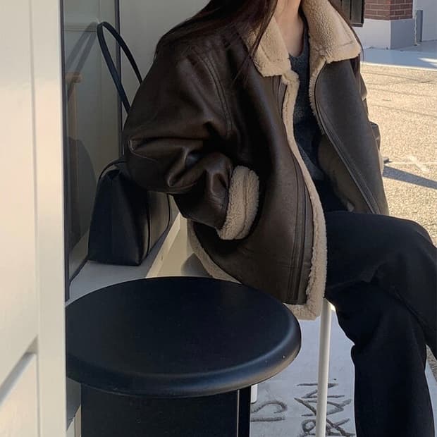 새상품) 메리어라운드 자체제작 비건 레더 무스탕 자켓 브라운