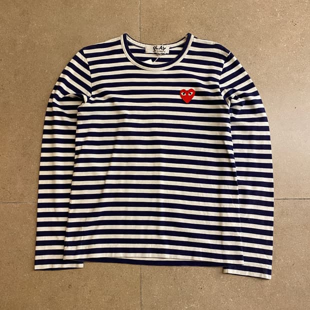 꼼데가르송 플레이 네이비 보더티