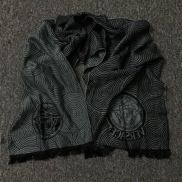 베르사체(Versace) 메두사 머플러