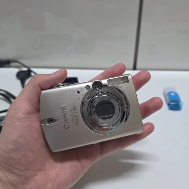 캐논 익서스750 ixus750 아일릿 원희 디카 익시700 ixy700