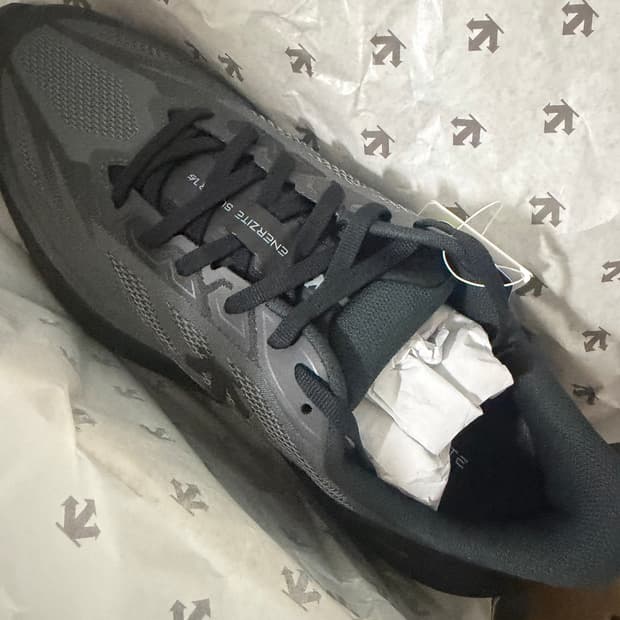 데상트 에너자이트 슈퍼V5 새상품 275