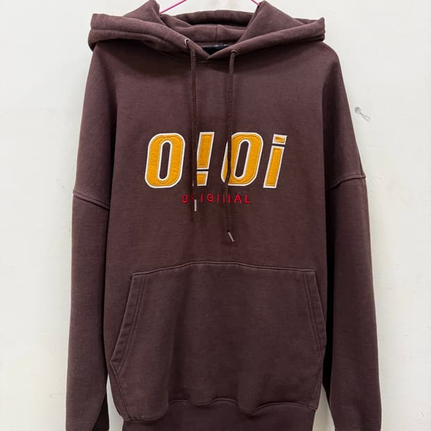 오아이오아이 브라운 후드티