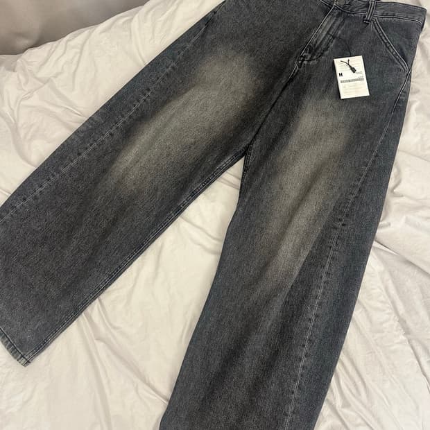[2] 해칭룸 와이드 커브진 블랙