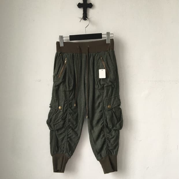 Pocket point shirring capri pants