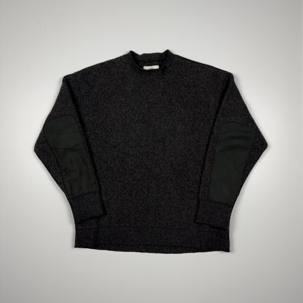 (107) 마카 울 플리스 크루넥 차콜