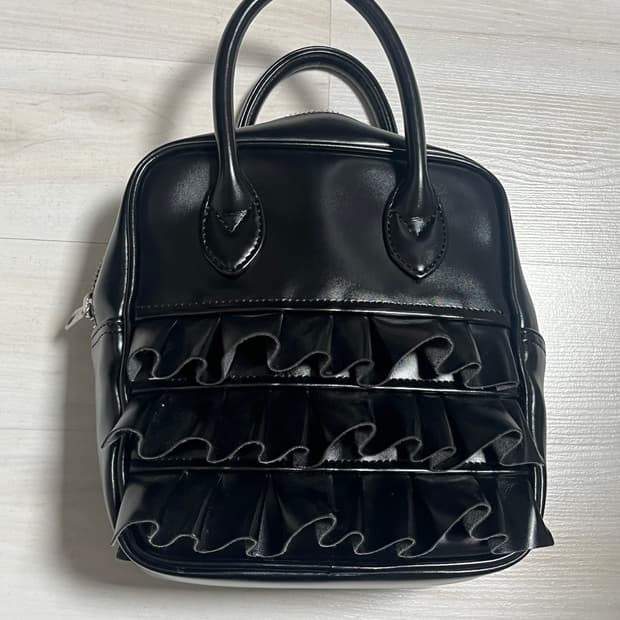 꼼데가르송 걸 프릴백 팝니다