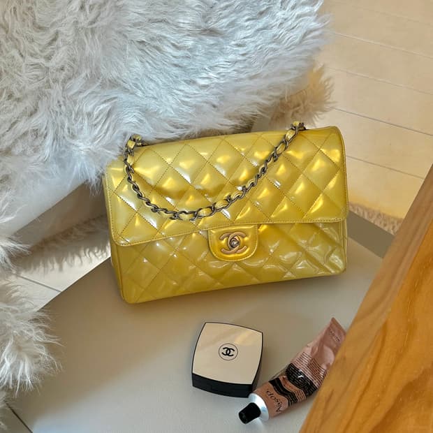 샤넬 클래식 페이던트 숄더백