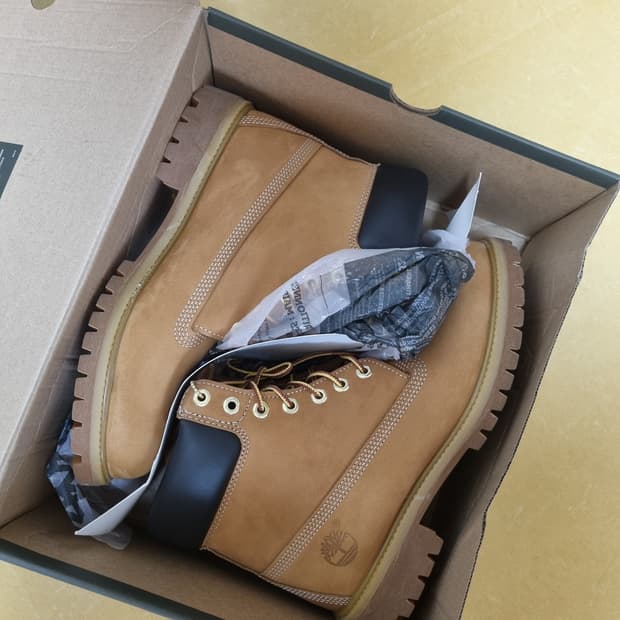 팀버랜드 프리미엄 6인치 워터프루프 부츠 새상품 270