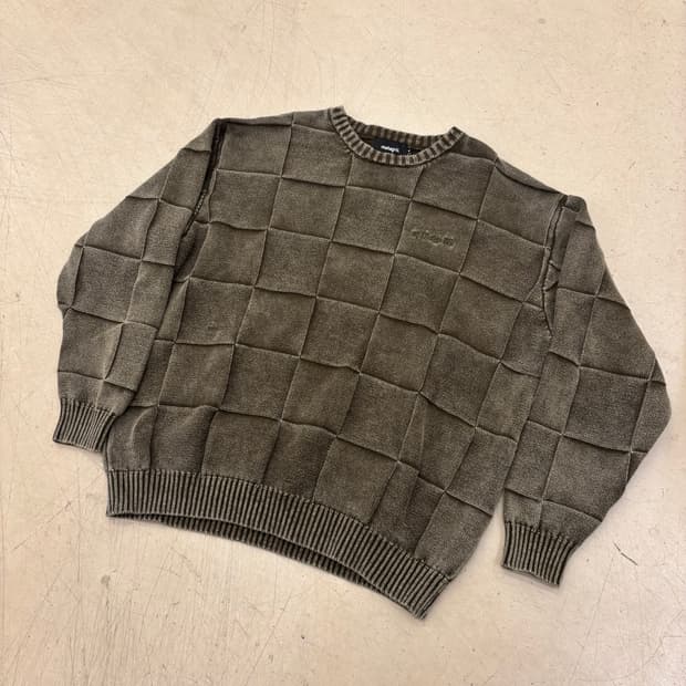 마하그리드 페이드 패턴 니트