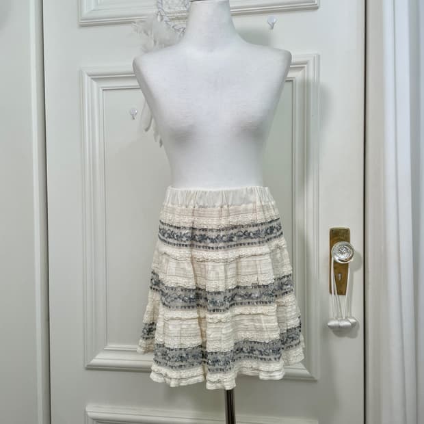 ivory khaki lace banding mini skirt
