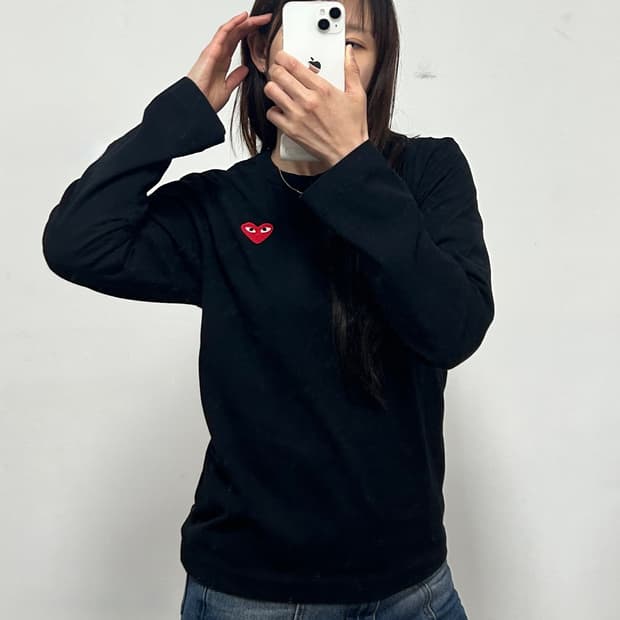 꼼데가르송 하트 와펜 롱슬리브 티셔츠 블랙