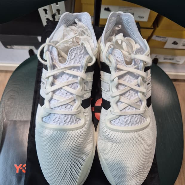Y-3 요지런 화이트 스니커즈