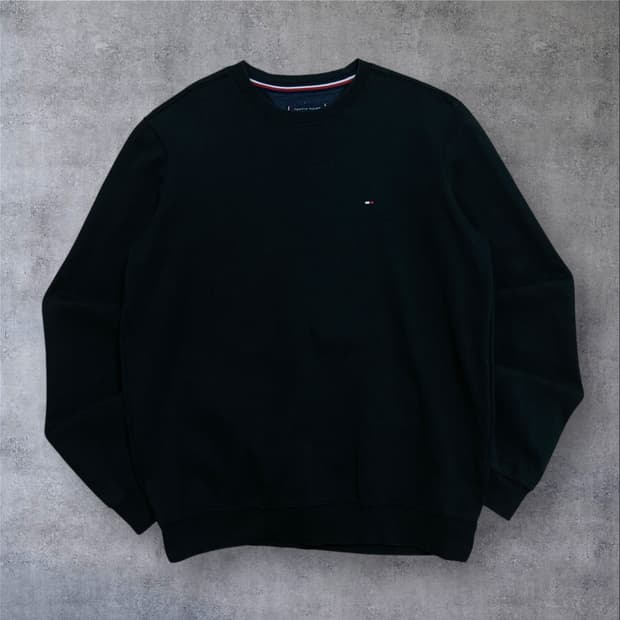 타미힐피거 스몰 로고 블랙 미니멀 맨투맨