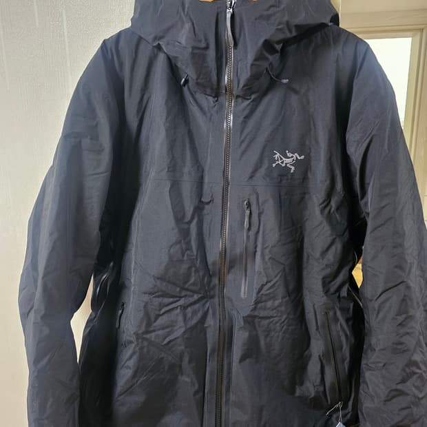 아크테릭스 베타 인슐레이티드 자켓 블랙