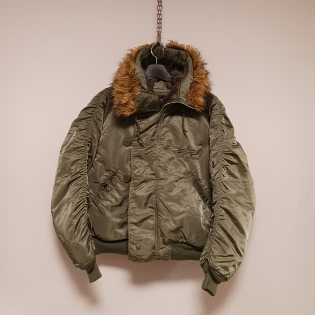 알파인더스트리 USA  N-2B 쇼트 웨이스트 항공점퍼