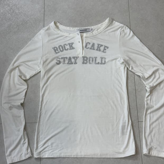 락케이크 Classic Henly Neck Top