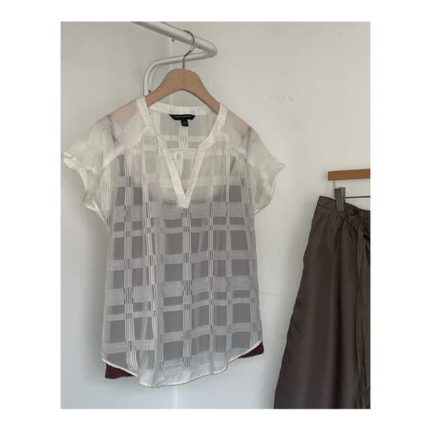 Square pattern blouse