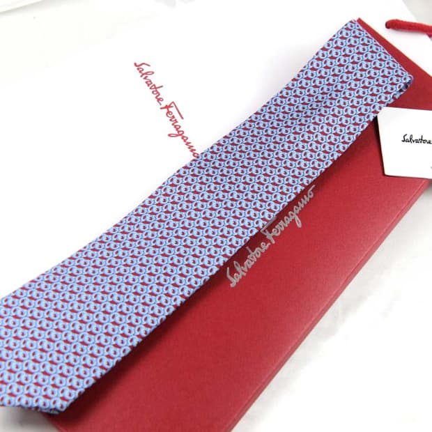 페라가모 8cm S등급 신형 간치니 남자 명품 넥타이