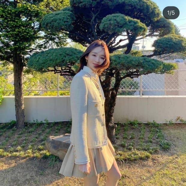 아비에무아 Classic Blazer & Pleated Skirt Set