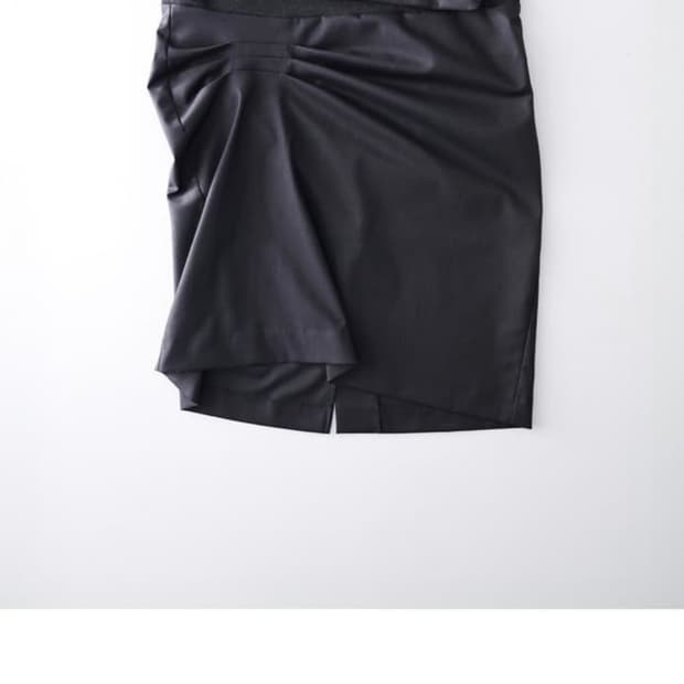 울리카상투스 Brace pintuck skirt (graphite)
