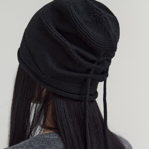 시스에이 콘트라스트 엠보 스트링 비니