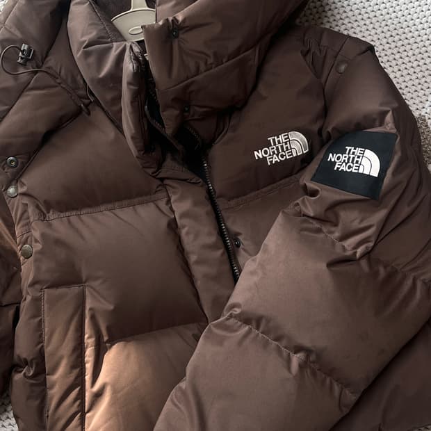 (W) 노스페이스 노벨티 눕시 디테쳐블 RDS 다운 자켓 브라운