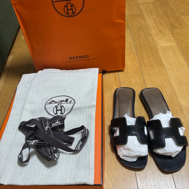 에르메스 오란 샌들 블랙 35.5