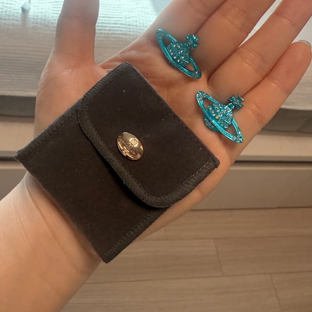 비비안 웨스트우드 귀걸이 민트