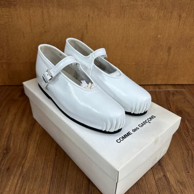 COMME des GARCONS
