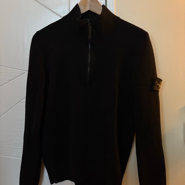 스톤아일랜드 반집업 니트