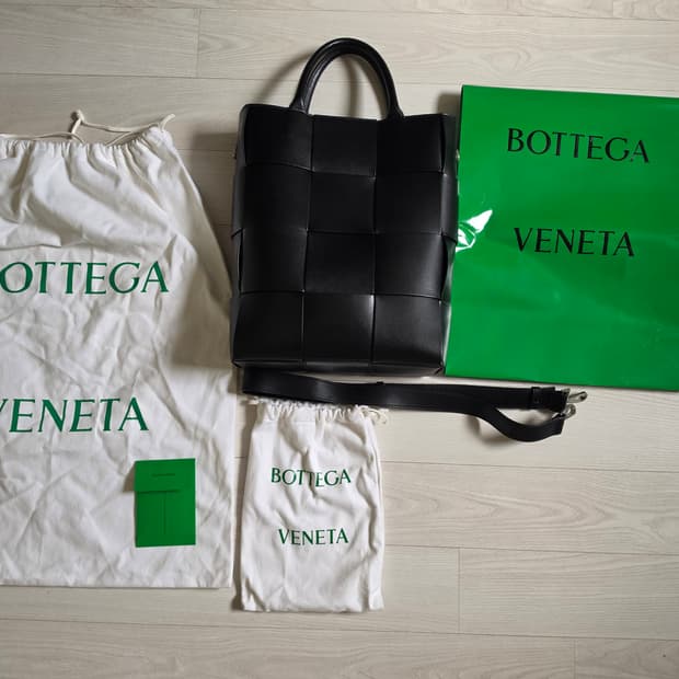 보테가베네타 아르코 토트백 블랙