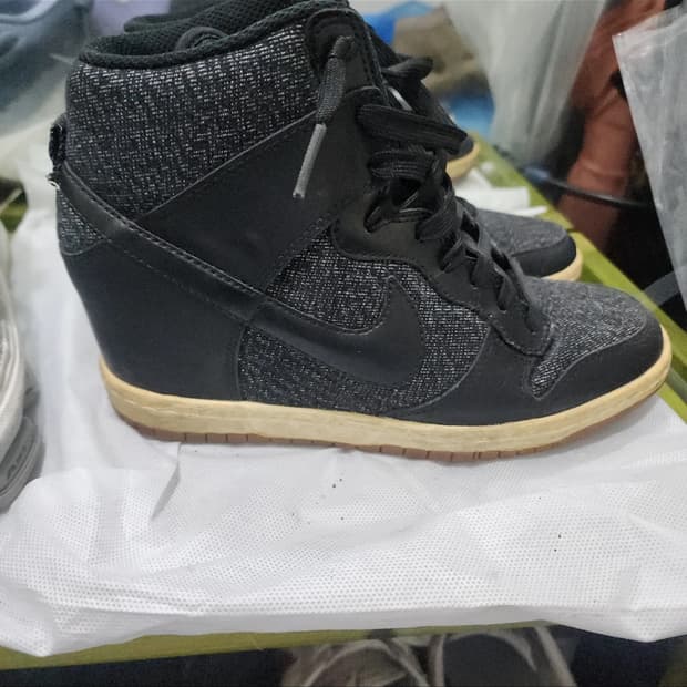 나이키 웨지 하이탑 키높이 스니커즈 235