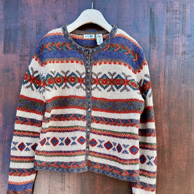 노르딕(Nordic) 스타일의 니트 가디건